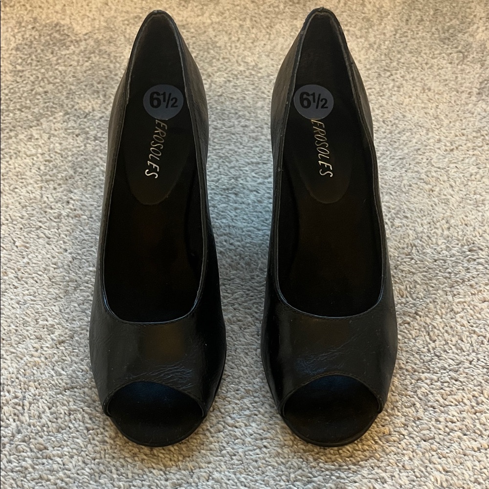 AEROSOLES Black Peep Toe Wedge Heels